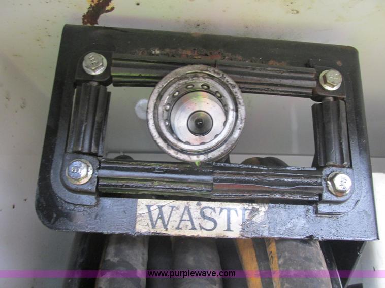 image for item E7115 2006 Chevrolet C5500 service truck