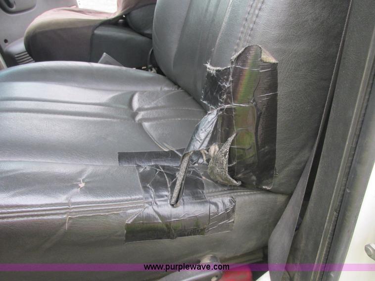 image for item E7115 2006 Chevrolet C5500 service truck