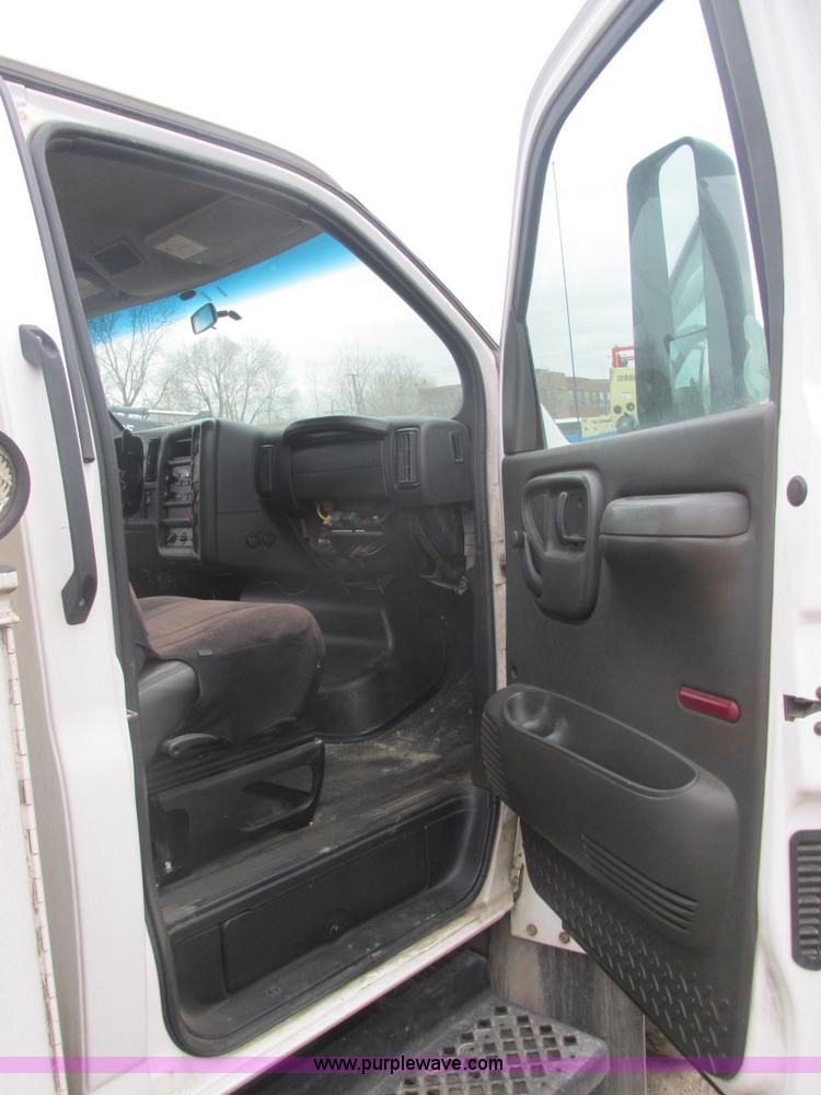 image for item E7115 2006 Chevrolet C5500 service truck