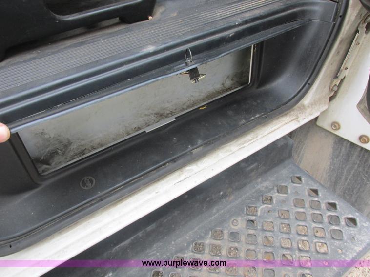 image for item E7115 2006 Chevrolet C5500 service truck