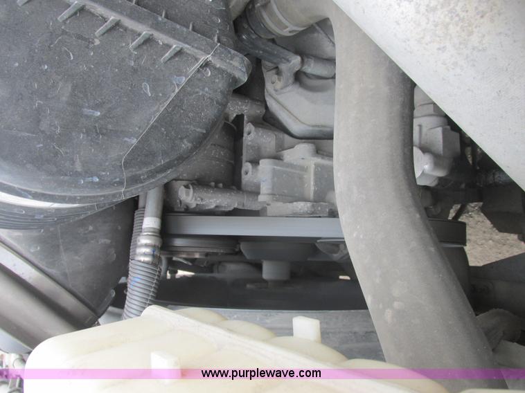 image for item E7115 2006 Chevrolet C5500 service truck