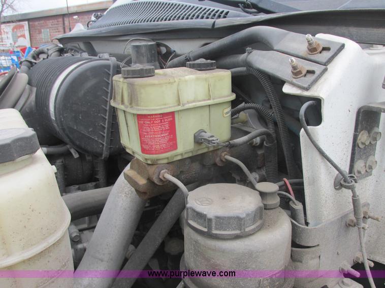 image for item E7115 2006 Chevrolet C5500 service truck