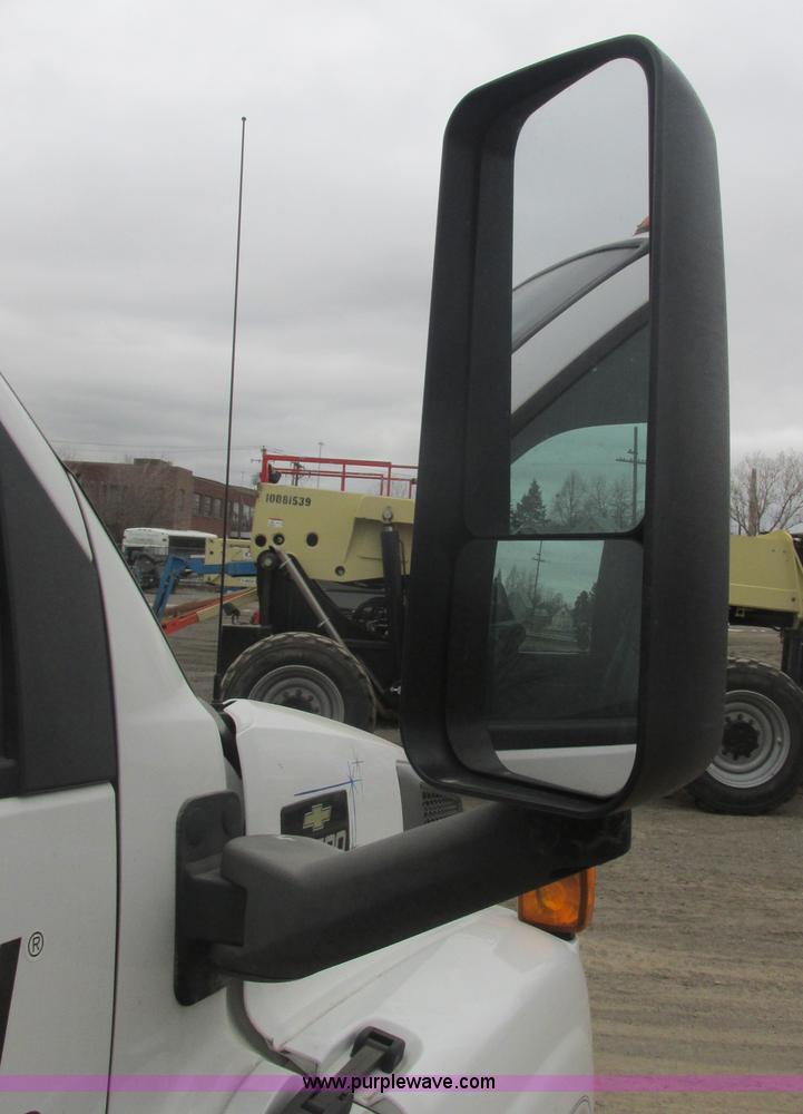 image for item E7115 2006 Chevrolet C5500 service truck