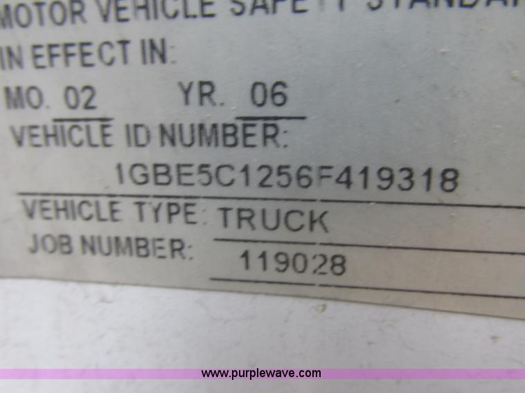 image for item E7115 2006 Chevrolet C5500 service truck