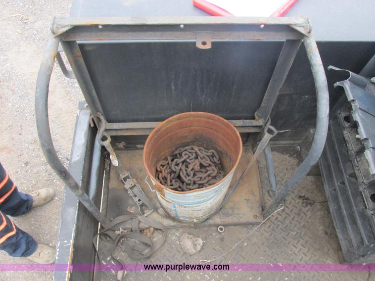 image for item E7115 2006 Chevrolet C5500 service truck