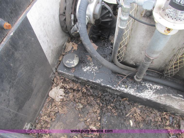 image for item E7115 2006 Chevrolet C5500 service truck