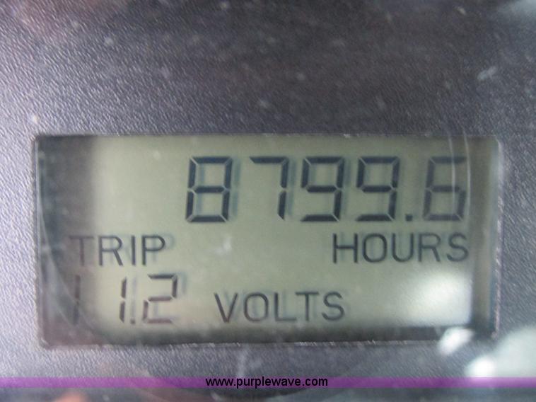 image for item F4390 2006 Freightliner Columbia semi truck