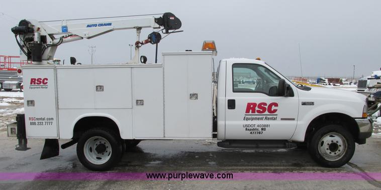 image for item F4393 2004 Ford F550 Super Duty service truck