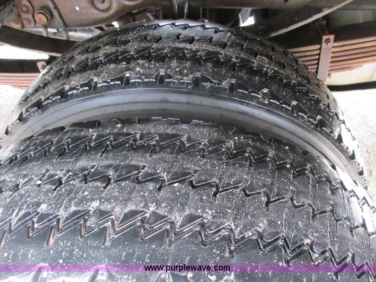 image for item F4393 2004 Ford F550 Super Duty service truck