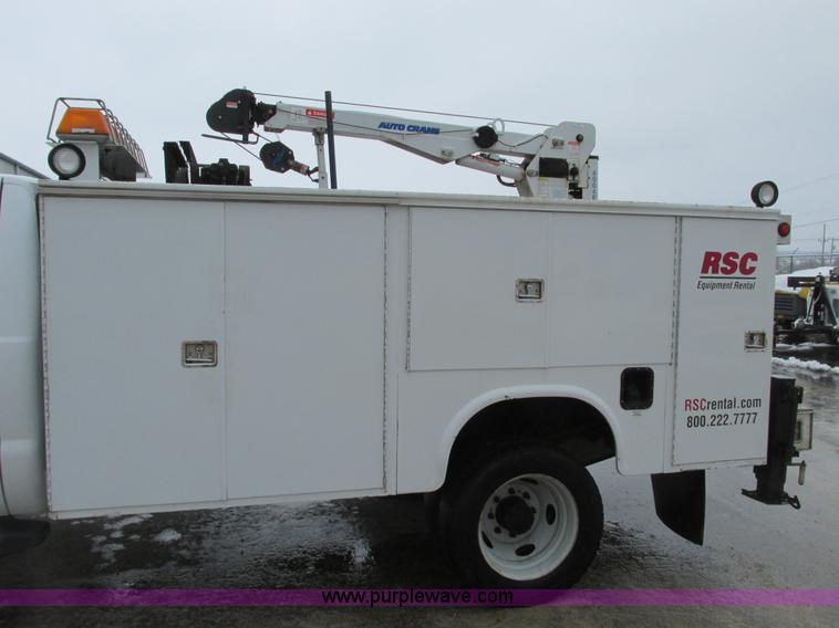 image for item F4393 2004 Ford F550 Super Duty service truck