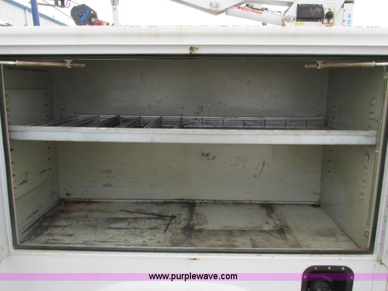 image for item F4393 2004 Ford F550 Super Duty service truck