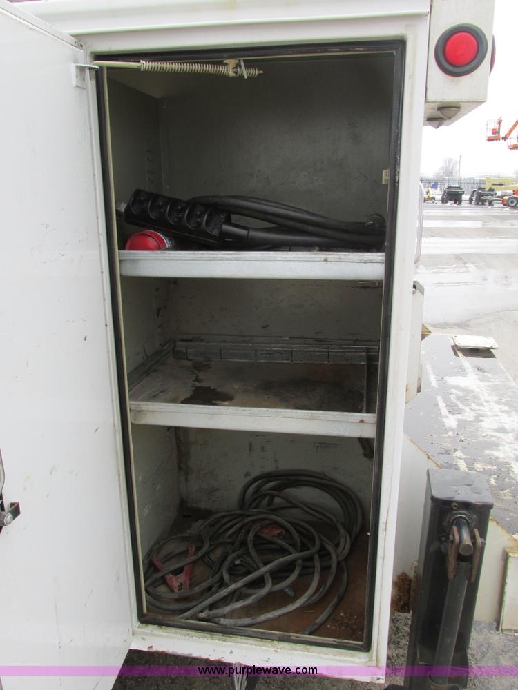 image for item F4393 2004 Ford F550 Super Duty service truck