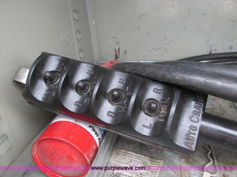 image for item F4393 2004 Ford F550 Super Duty service truck