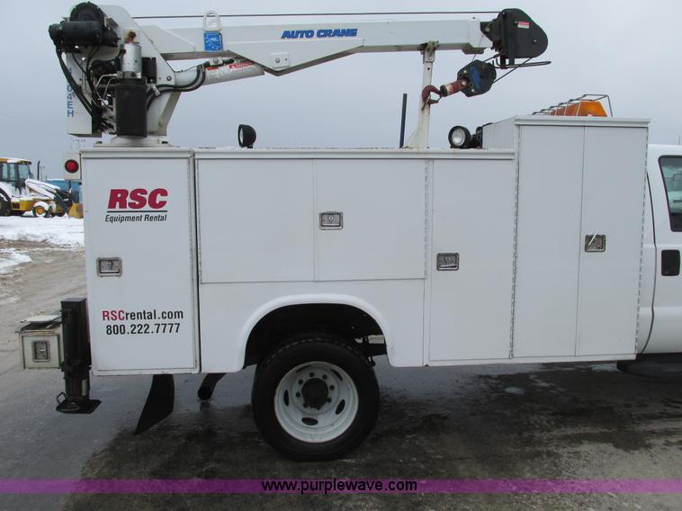 image for item F4393 2004 Ford F550 Super Duty service truck