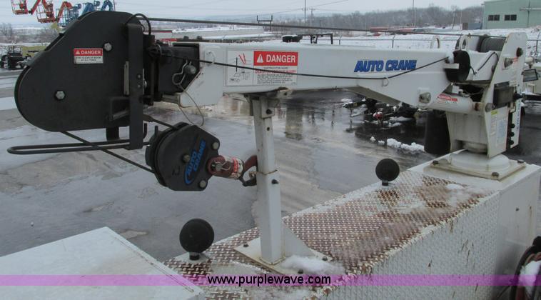 image for item F4393 2004 Ford F550 Super Duty service truck