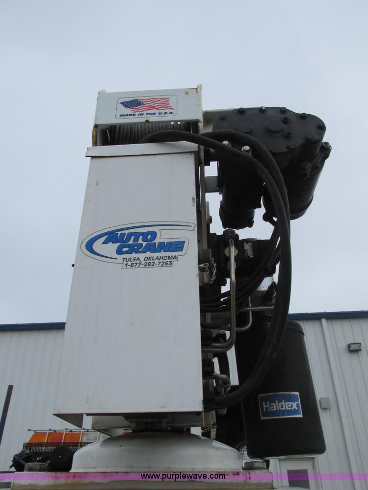 image for item F4393 2004 Ford F550 Super Duty service truck