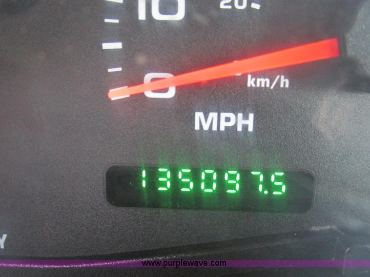 image for item F4393 2004 Ford F550 Super Duty service truck