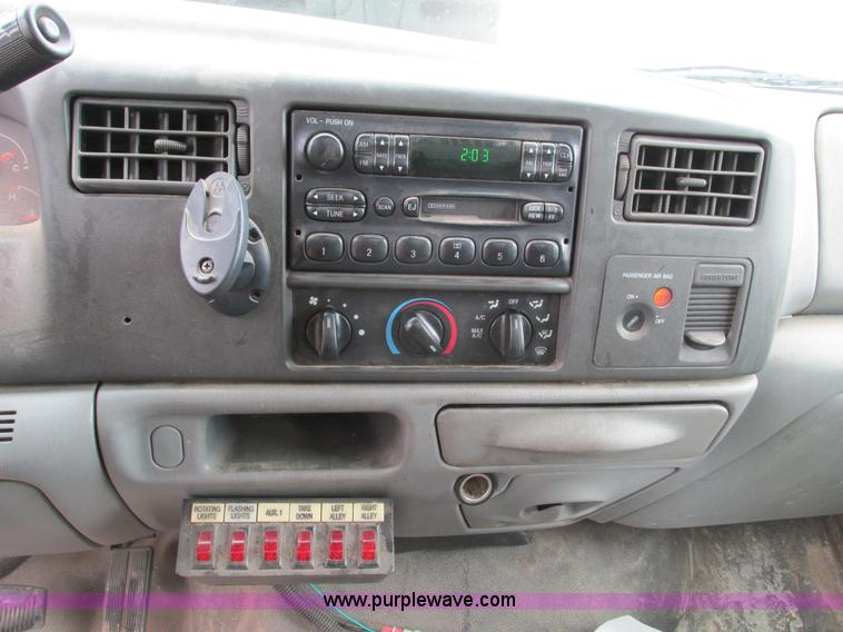 image for item F4393 2004 Ford F550 Super Duty service truck