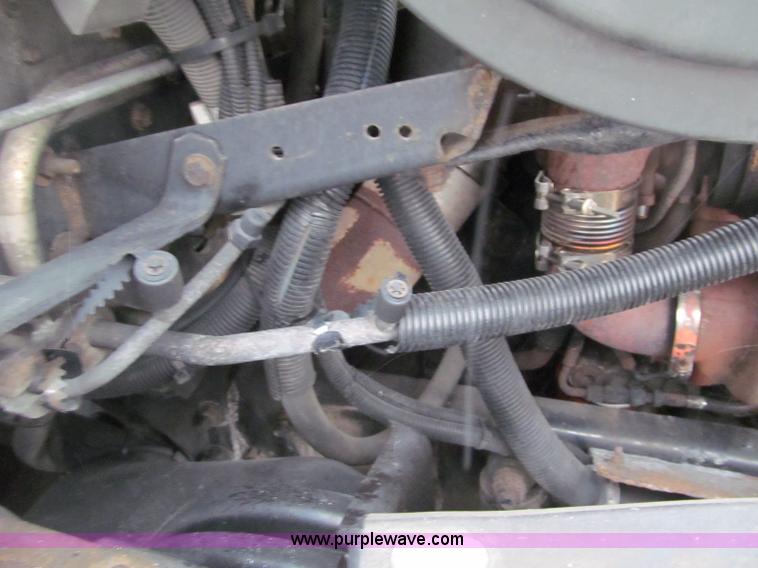 image for item F5950 2005 Freightliner Columbia semi truck