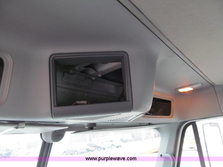 image for item F5950 2005 Freightliner Columbia semi truck