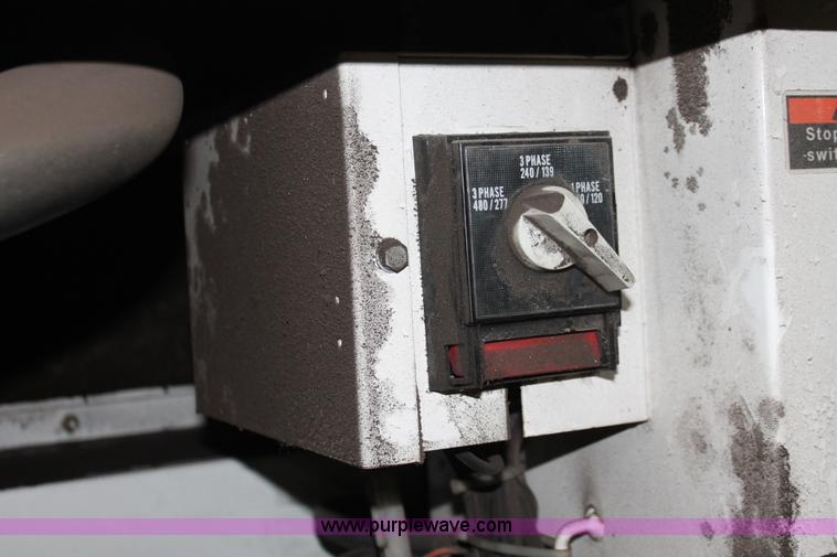 image for item W9463 Multi Quip Whisperwatt 25 portable generator