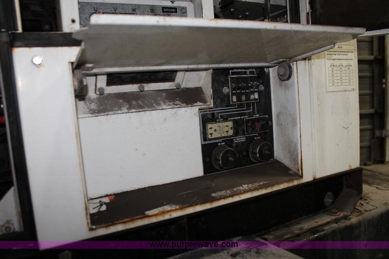 image for item W9463 Multi Quip Whisperwatt 25 portable generator