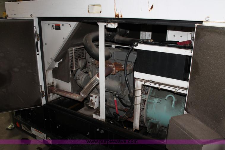 image for item W9464 Multi Quip Whisperwatt 25 portable generator