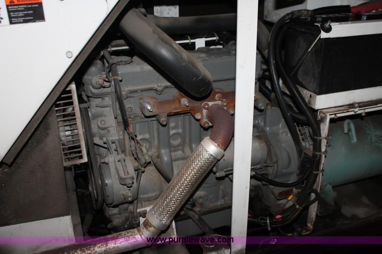 Multi Quip Whisperwatt 25 portable generator in East Chicago, IN | Item