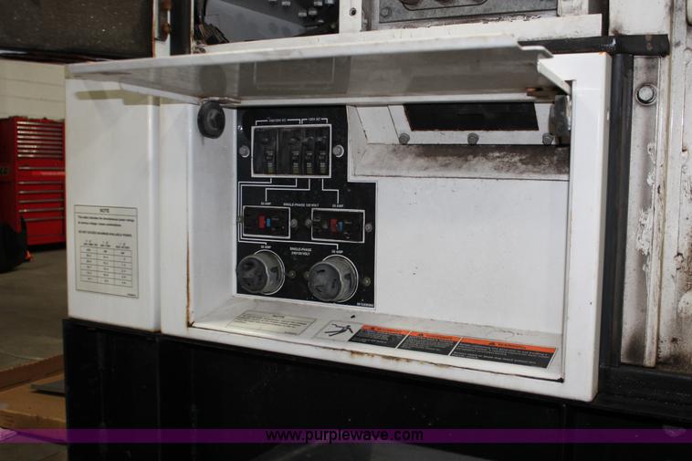 image for item W9464 Multi Quip Whisperwatt 25 portable generator