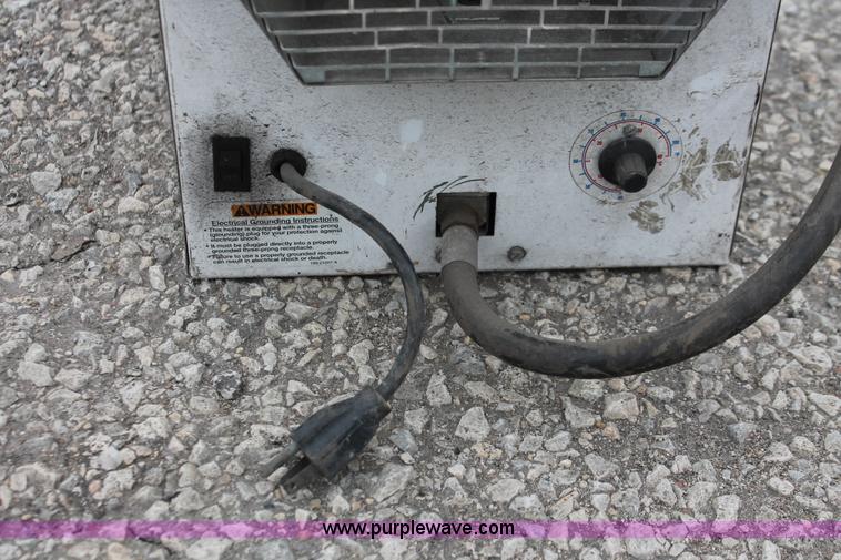 image for item W9475 LB White Tradesman 400 construction heater