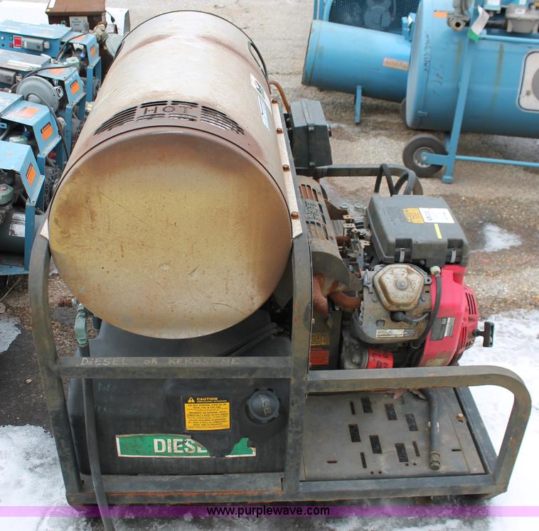 image for item W9478 Karcher SSG-503537E hot water pressure washer