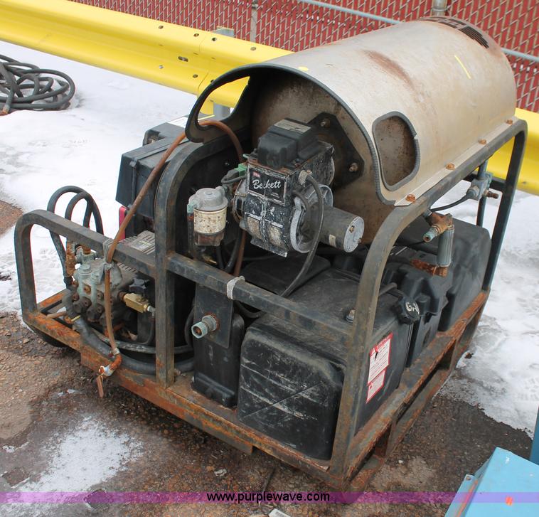 image for item W9478 Karcher SSG-503537E hot water pressure washer