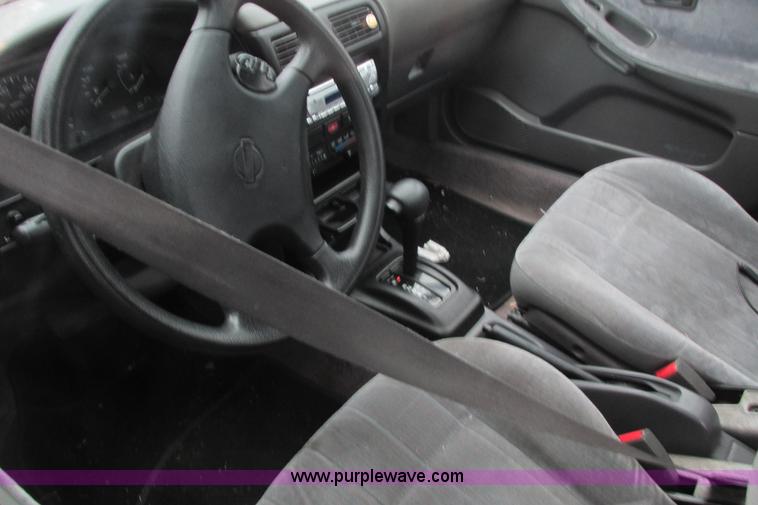 image for item AG9976 1994 Nissan Sentra Limited Edition