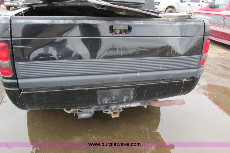 image for item AG9977 1997 Dodge Ram 1500 ST Club Cab pickup truck