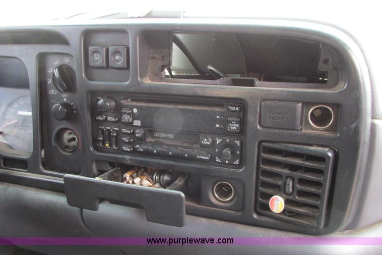 image for item AG9977 1997 Dodge Ram 1500 ST Club Cab pickup truck