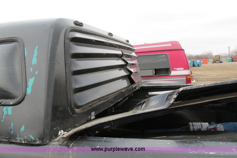 image for item AG9977 1997 Dodge Ram 1500 ST Club Cab pickup truck