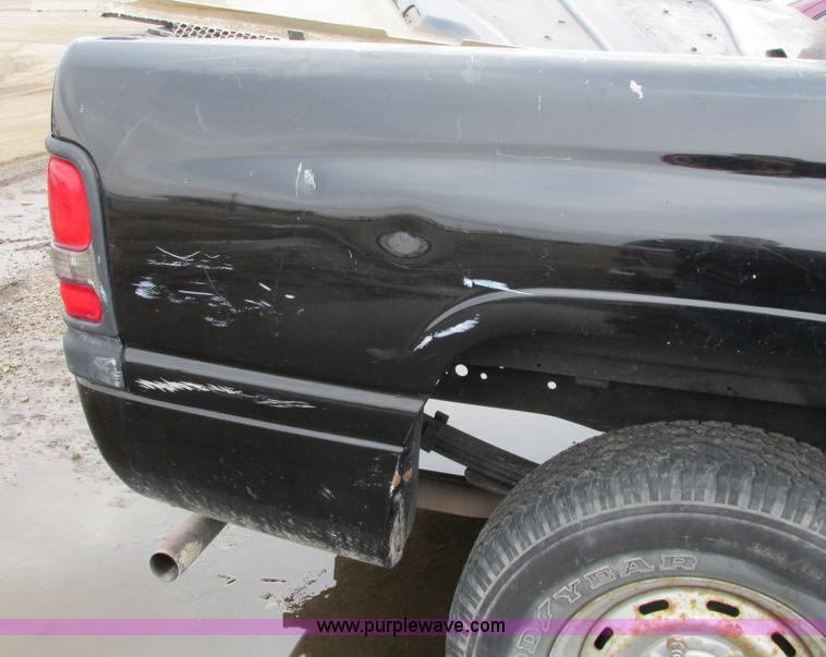 image for item AG9977 1997 Dodge Ram 1500 ST Club Cab pickup truck