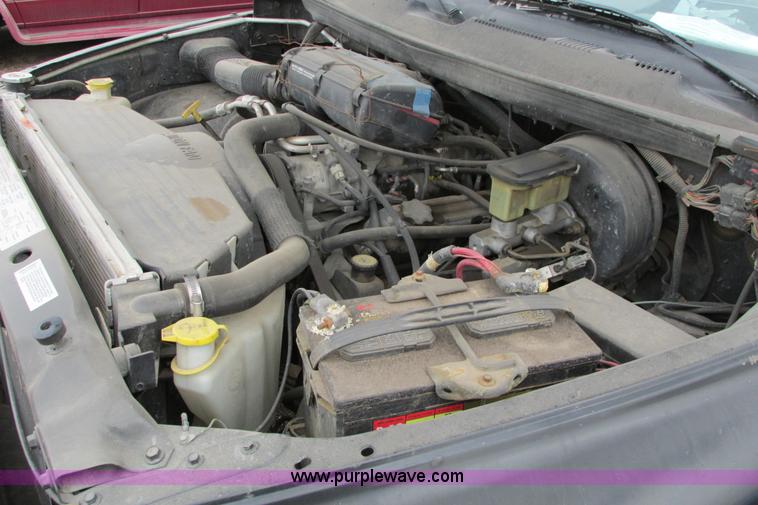 image for item AG9977 1997 Dodge Ram 1500 ST Club Cab pickup truck