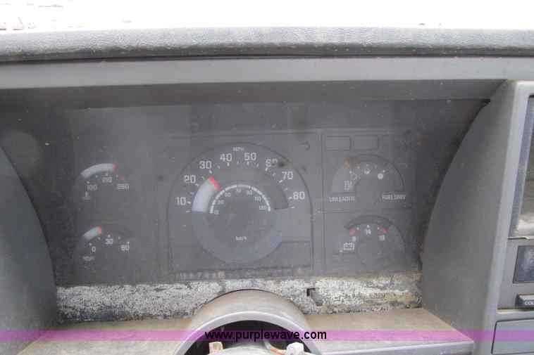 image for item AG9982 1989 Chevrolet 1500 pickup truck