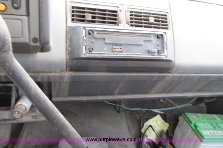 image for item AG9982 1989 Chevrolet 1500 pickup truck