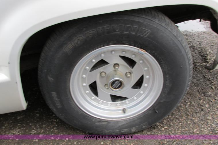 image for item AG9982 1989 Chevrolet 1500 pickup truck