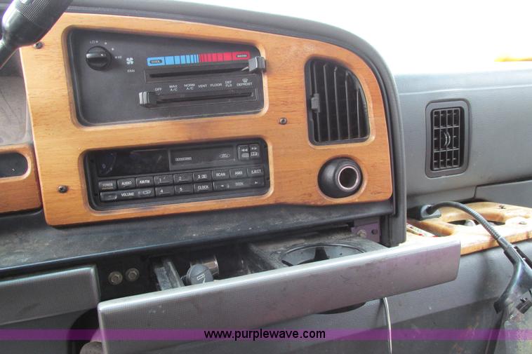 image for item AG9996 1994 Ford Econoline E150 conversion van