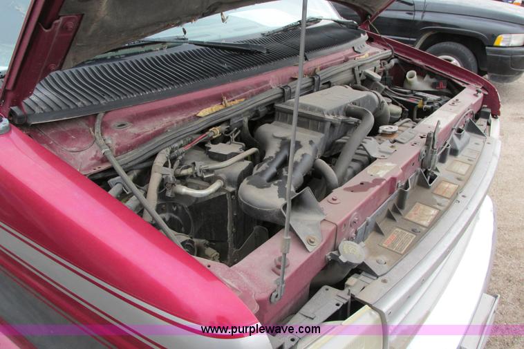 image for item AG9996 1994 Ford Econoline E150 conversion van