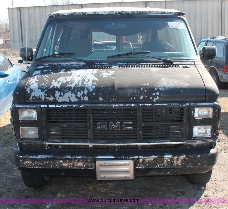 image for item E2945 1991 GMC Rally G2500 STX van