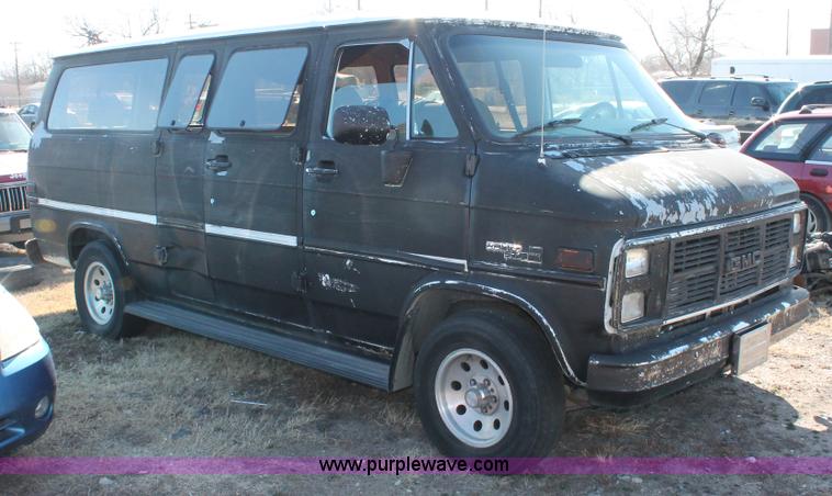 image for item E2945 1991 GMC Rally G2500 STX van