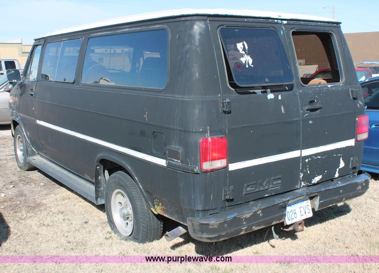 image for item E2945 1991 GMC Rally G2500 STX van