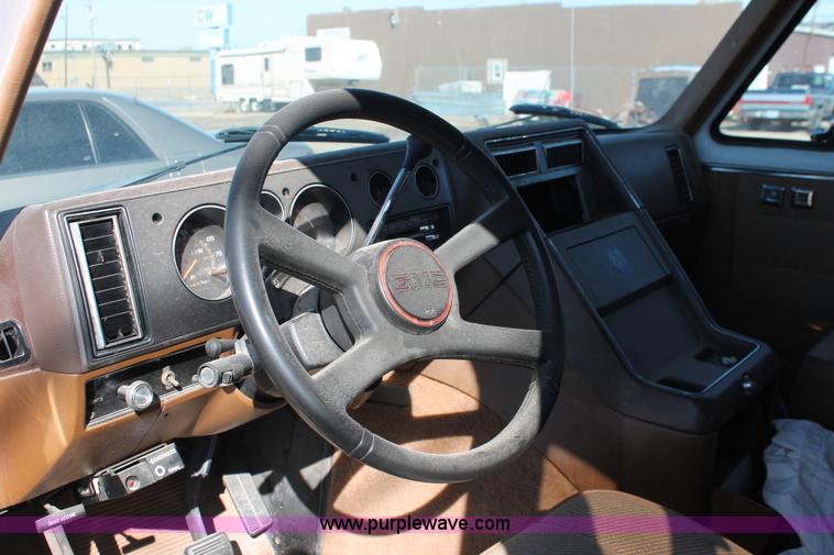 image for item E2945 1991 GMC Rally G2500 STX van