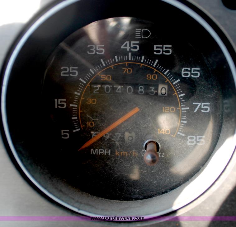 image for item E2945 1991 GMC Rally G2500 STX van