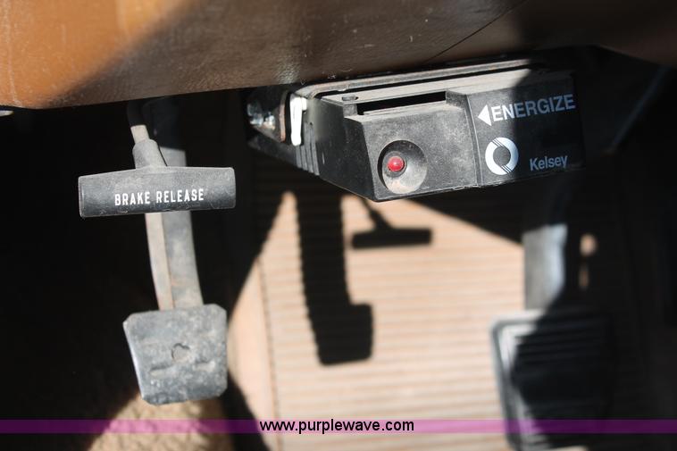 image for item E2945 1991 GMC Rally G2500 STX van