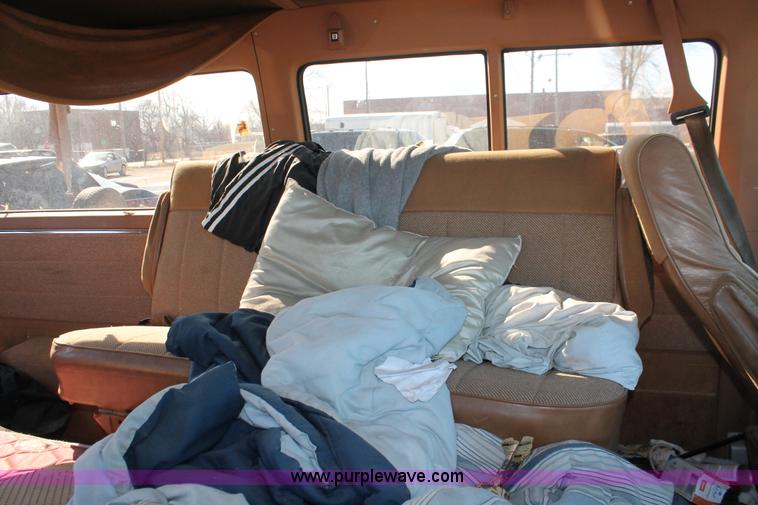 image for item E2945 1991 GMC Rally G2500 STX van